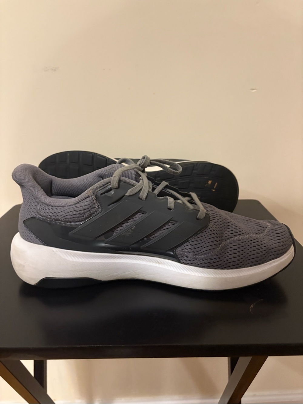 Men’s grey Adidas Ultimashow 2.0 running size 14